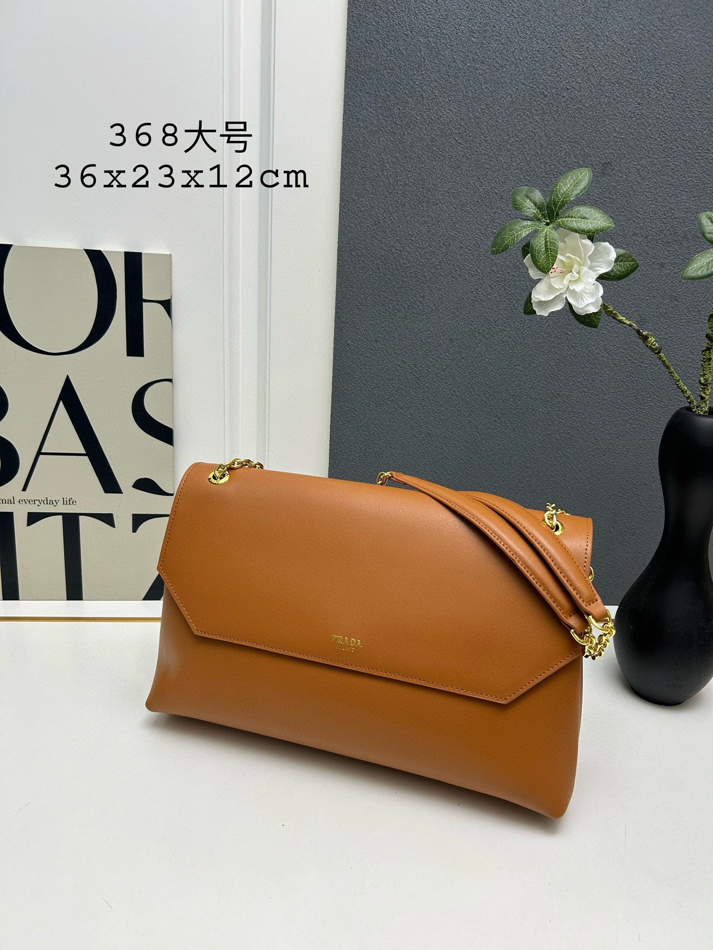 1XPD403B Fashionable leather bag