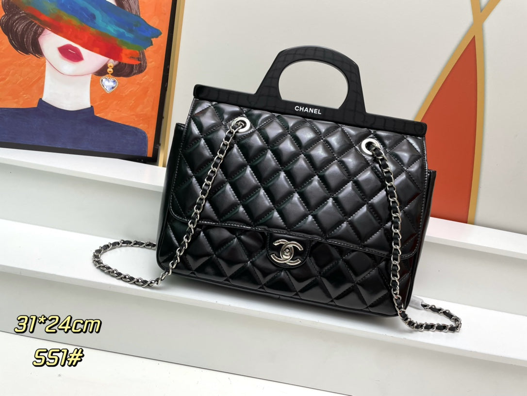 4XC3B  Fashionable leather bag 