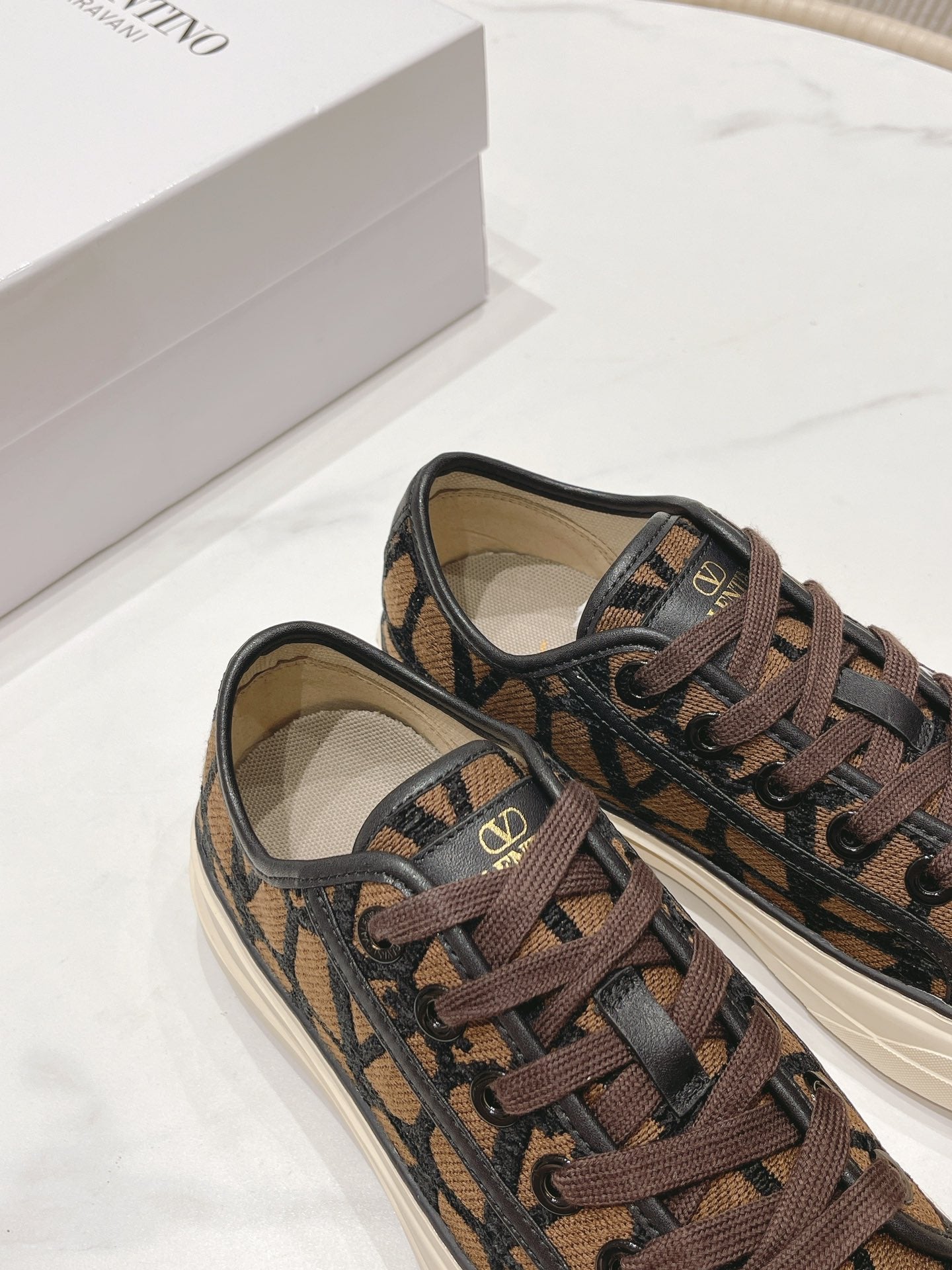 1YVL67Z  1：1High quality casual shoes