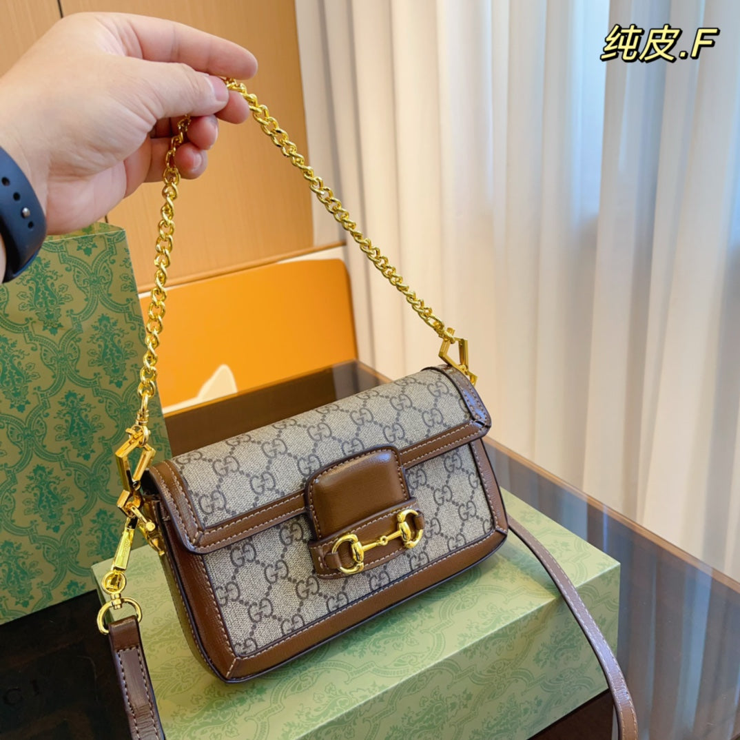 6XB203B ( Fashionable leather bag )