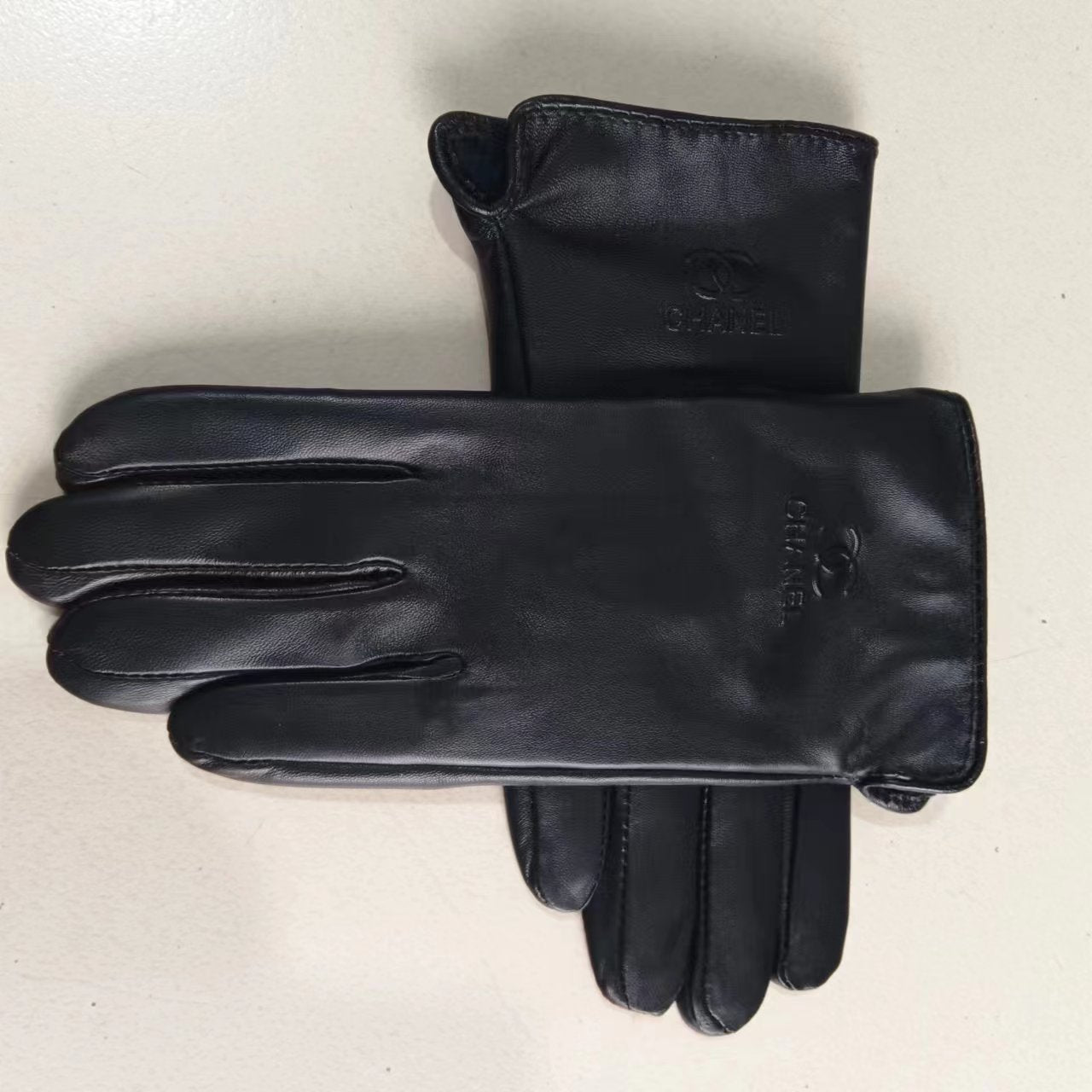 24C88S   Fashion gloves