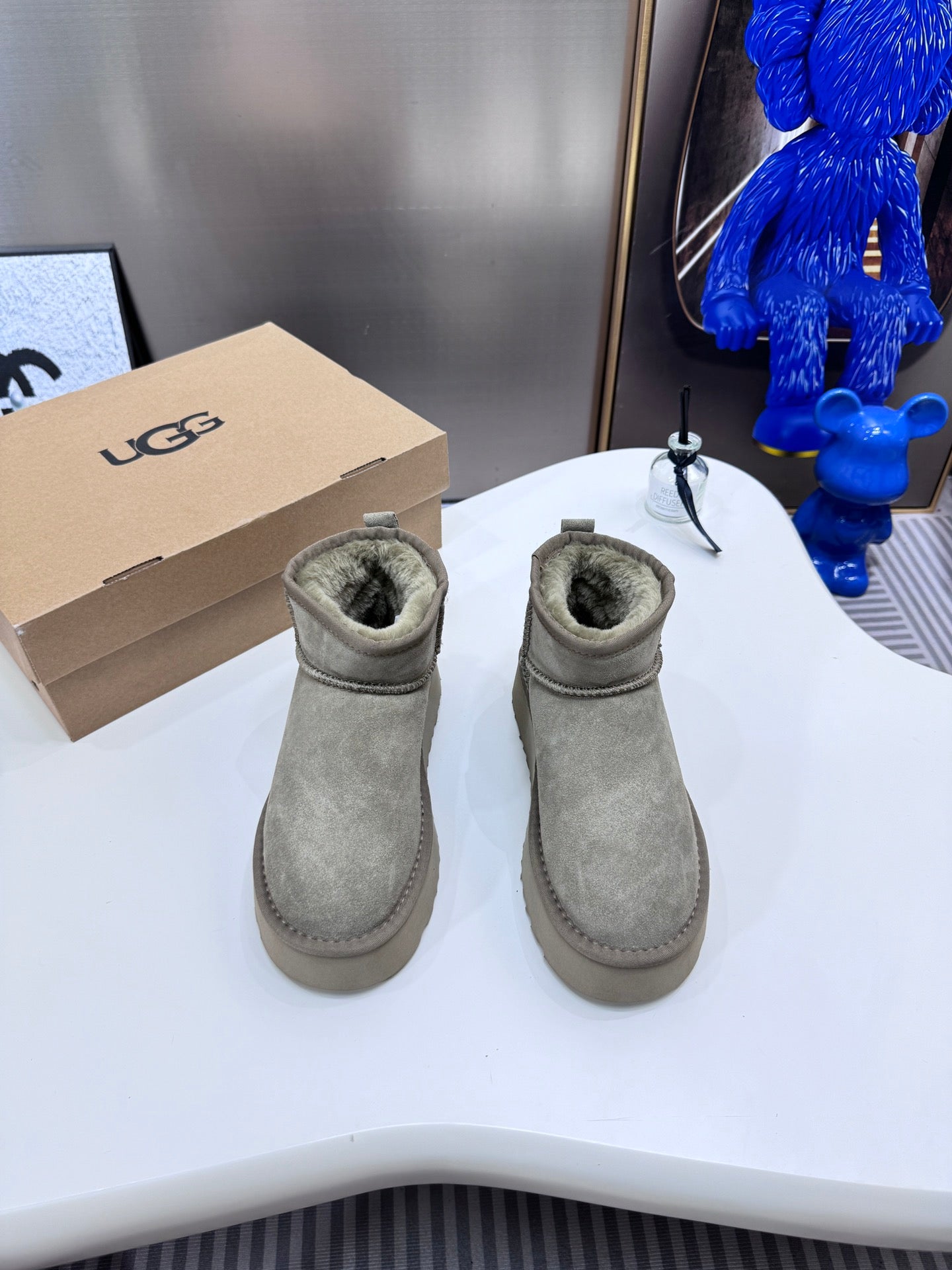 1LU9Z Fashionable snow boots