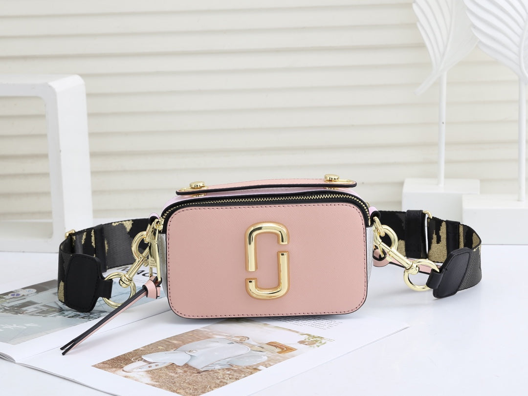 1XA31B  Fashionable leather bag 