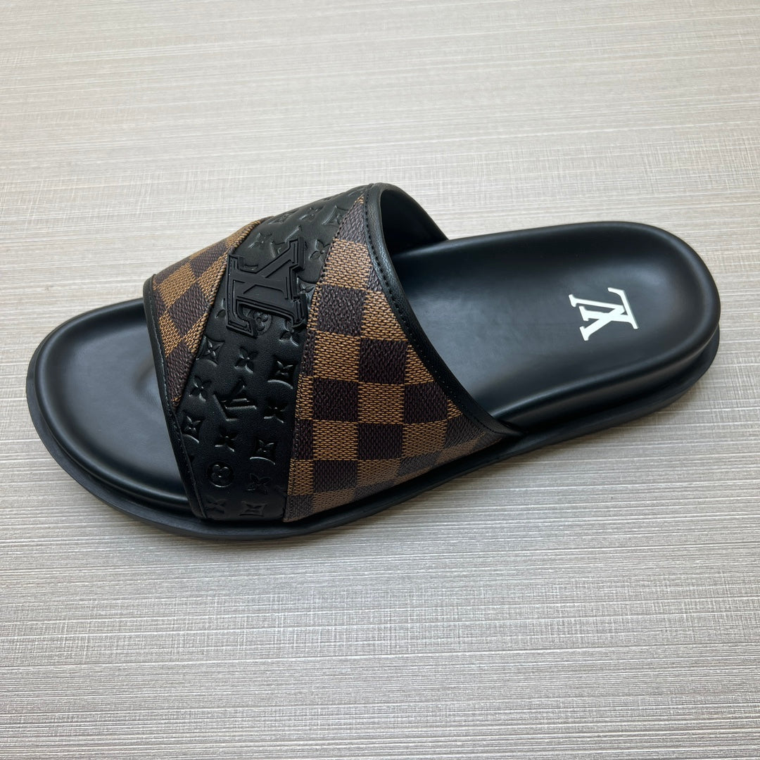 54E2Z   fashion slippers