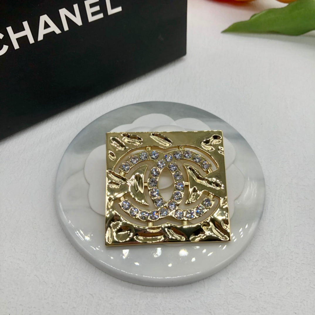 14C885X   Fashion Brooch