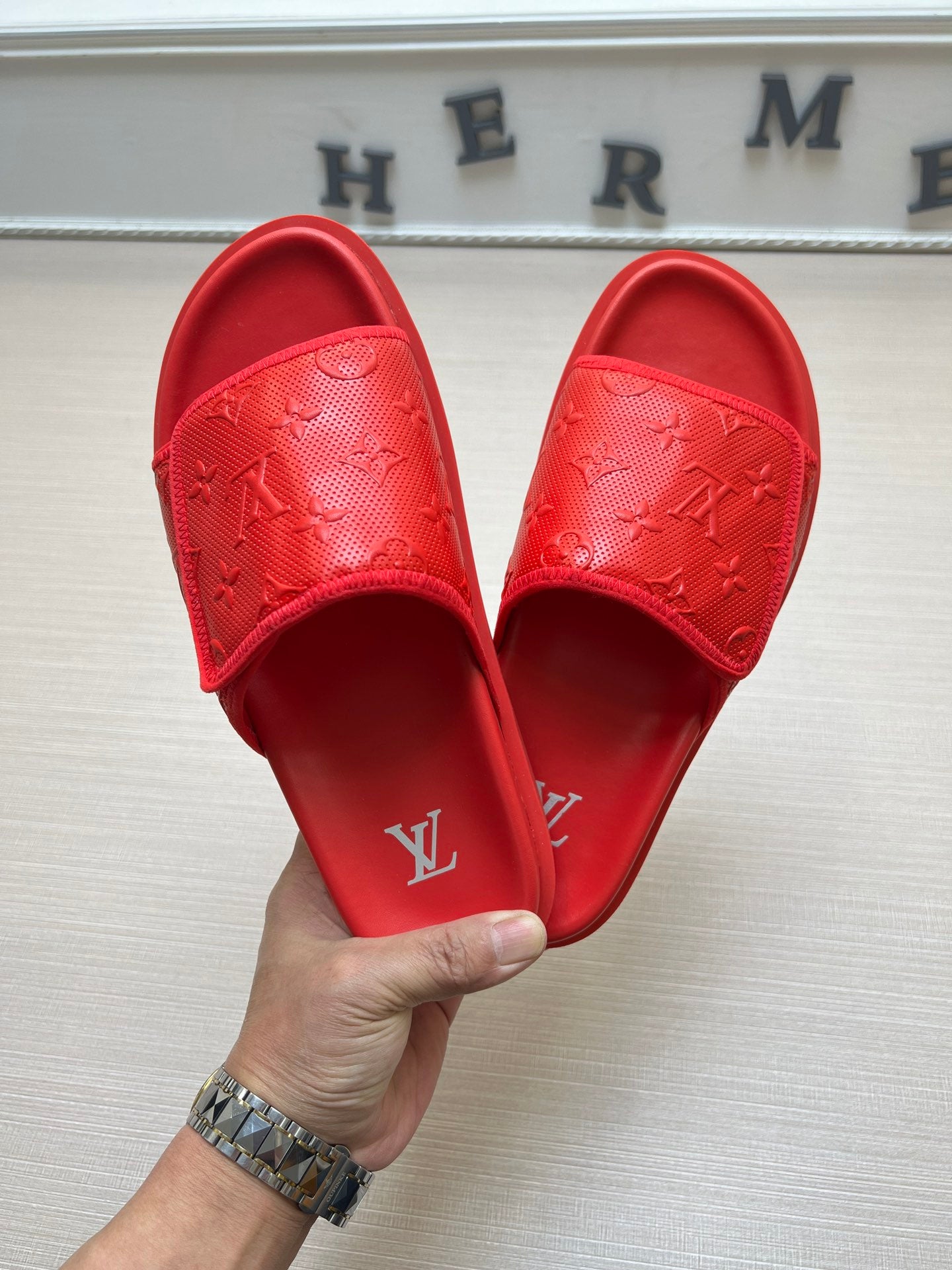 54E112Z   fashion  slippers