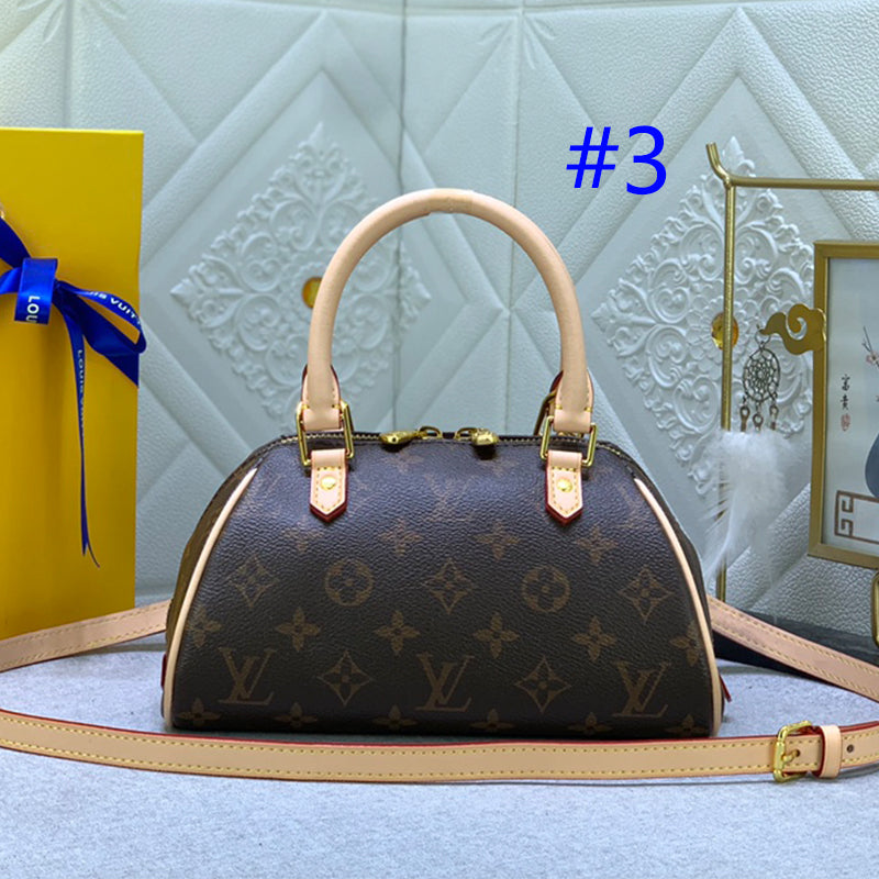 2XE56B  Fashionable leather bag 