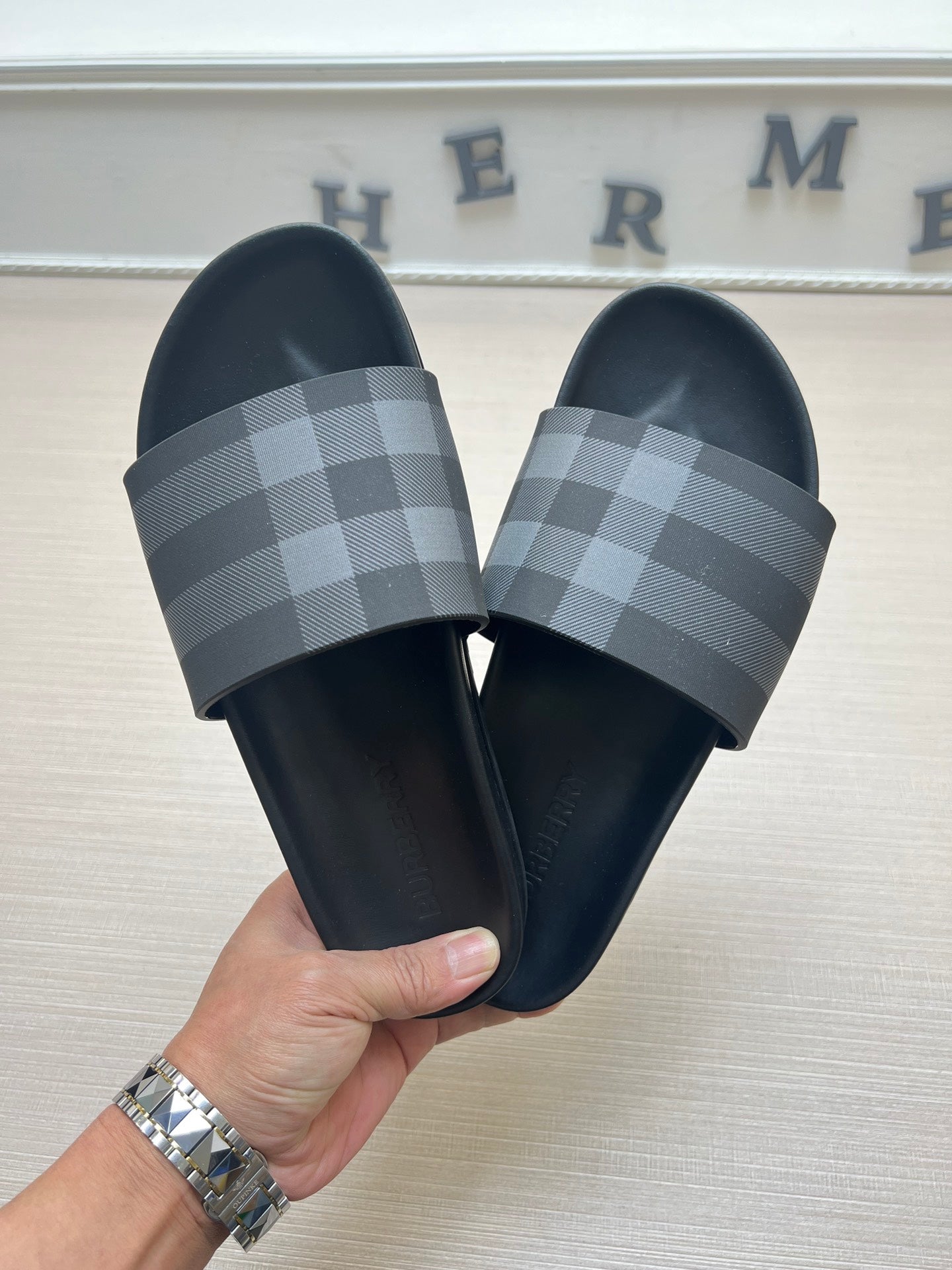 54R119Z  fashion  slippers