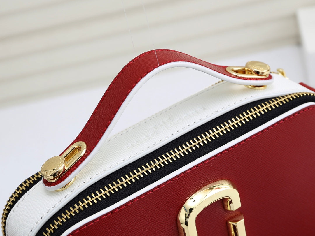 1XA31B  Fashionable leather bag 