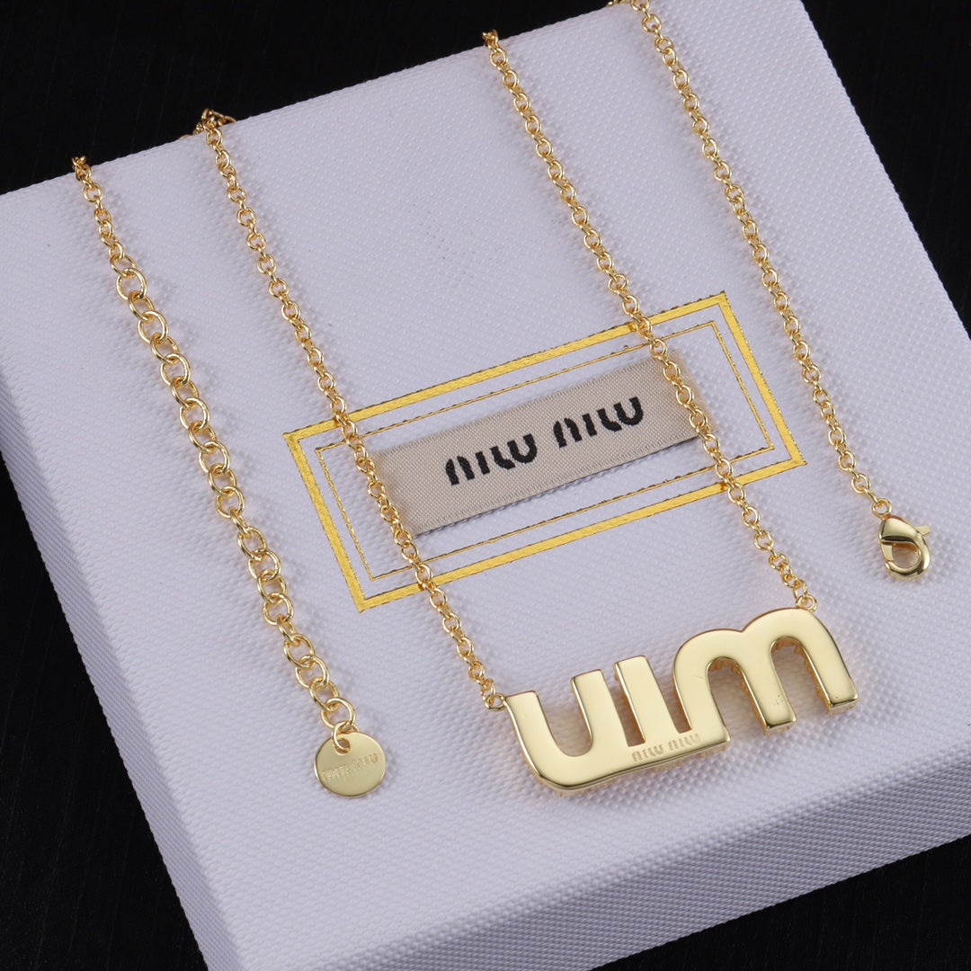 14A685K  Fashion  Necklaces