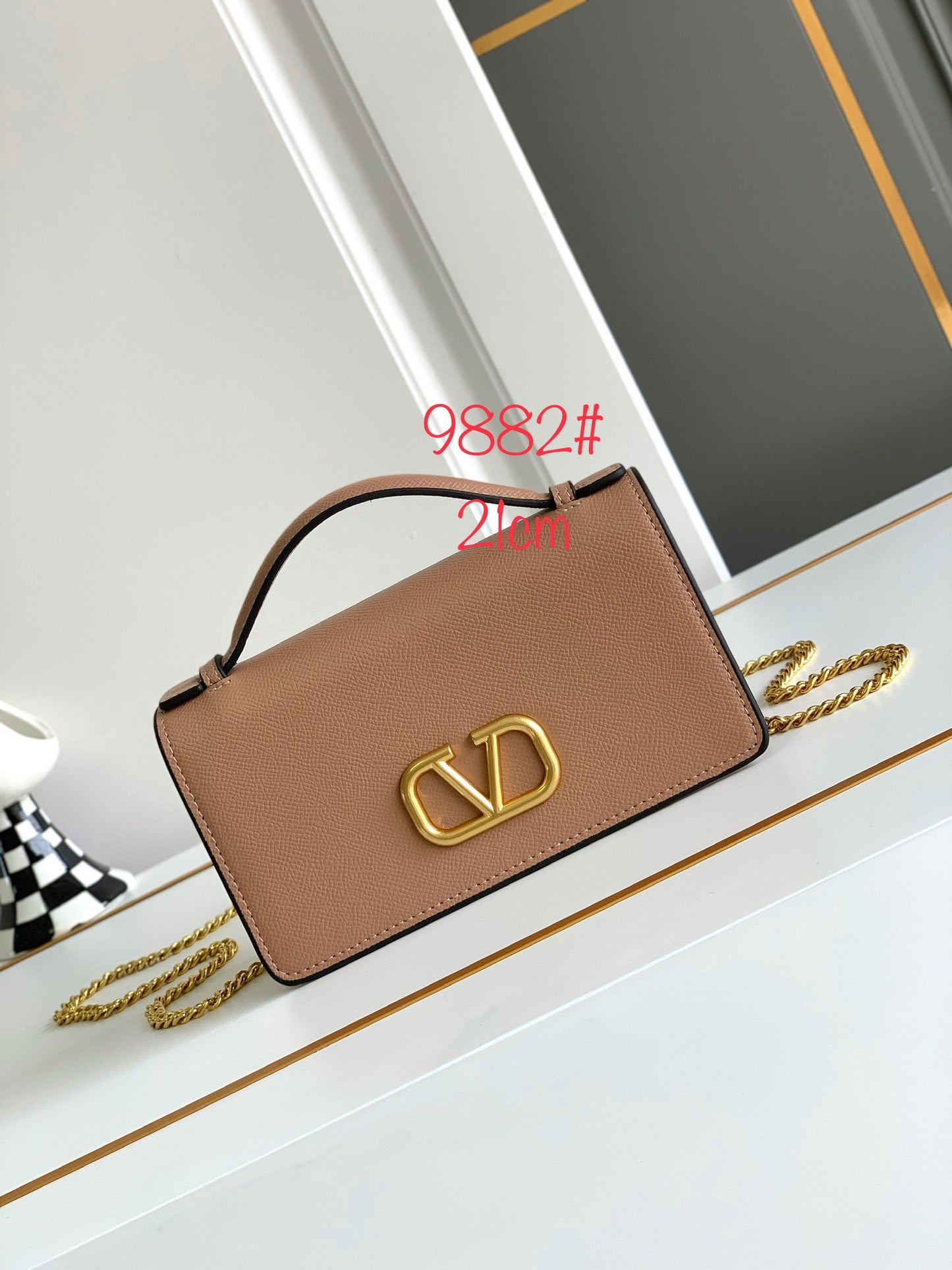 1XVL272B  Fashionable leather bag 