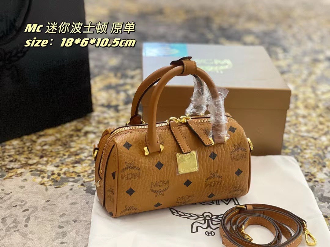 2XE142B  Fashionable leather bag 