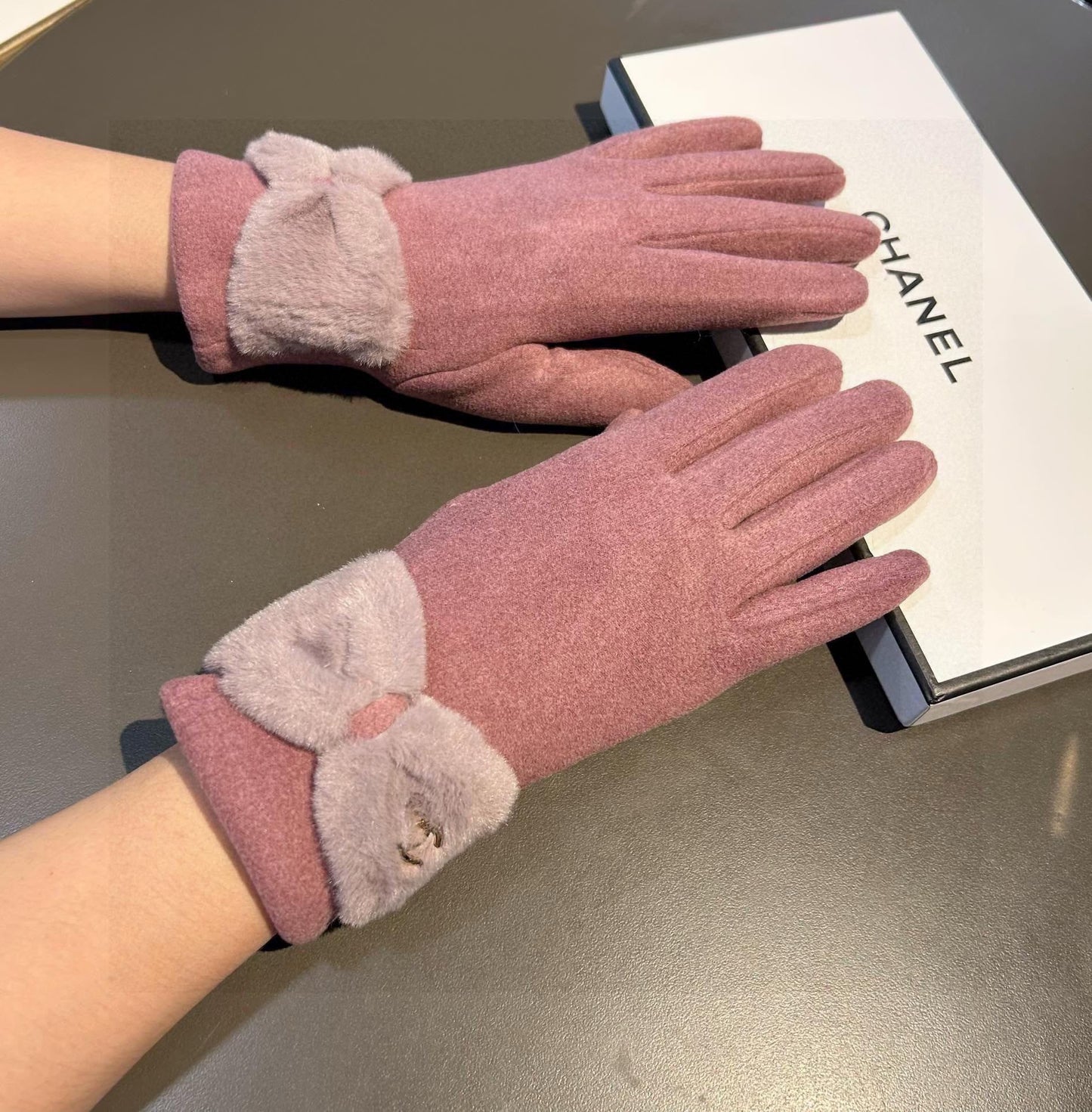 14C31S   High quality fashionable Wool gloves