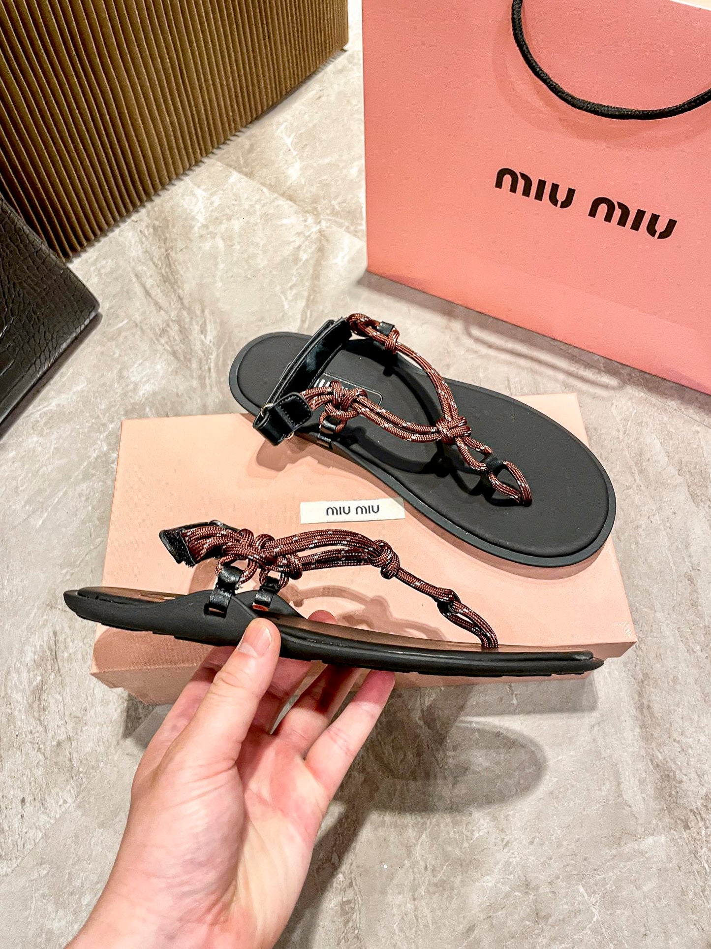 14A170Z  fashion sandals