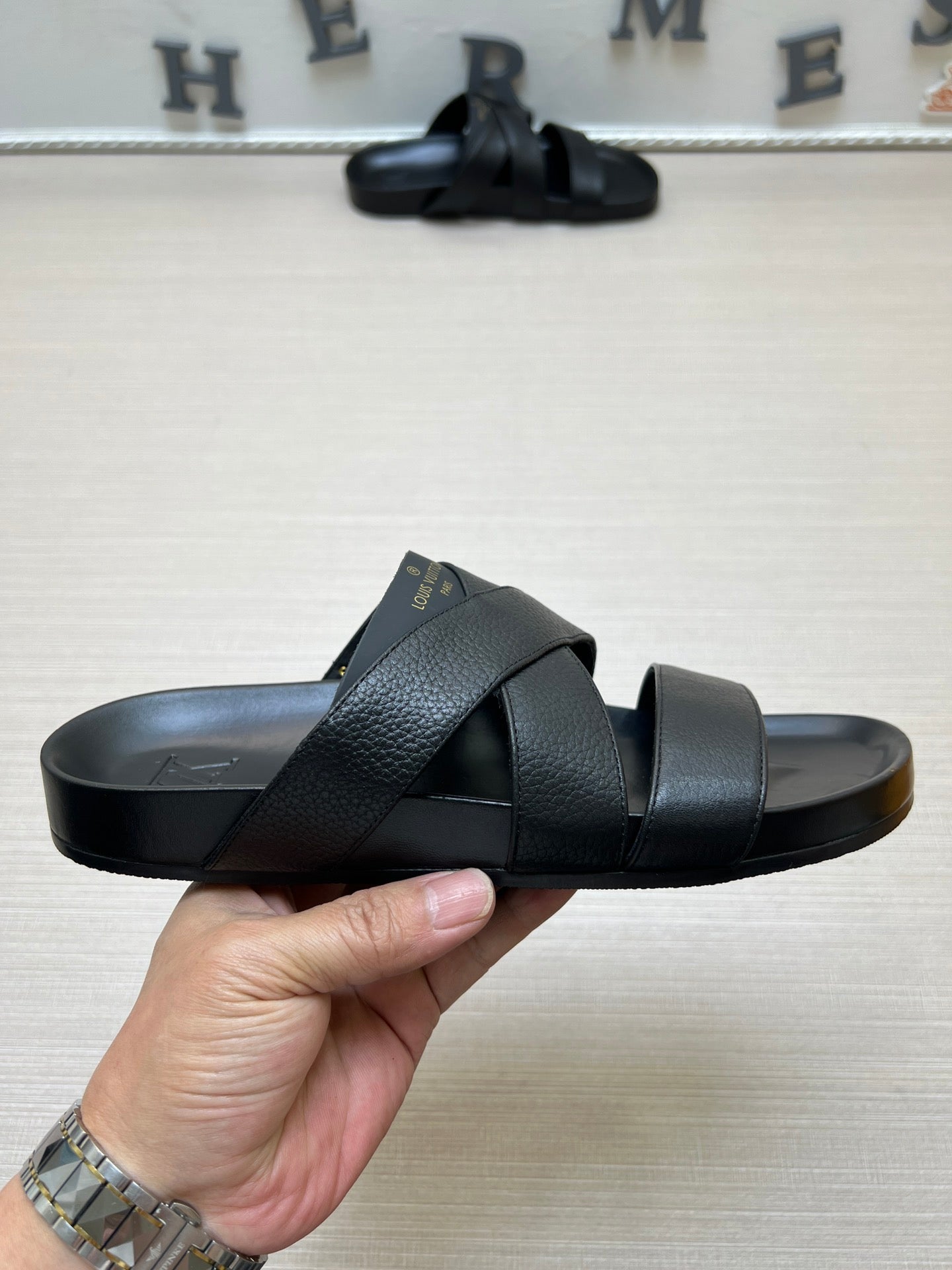 54E89Z   fashion  slippers