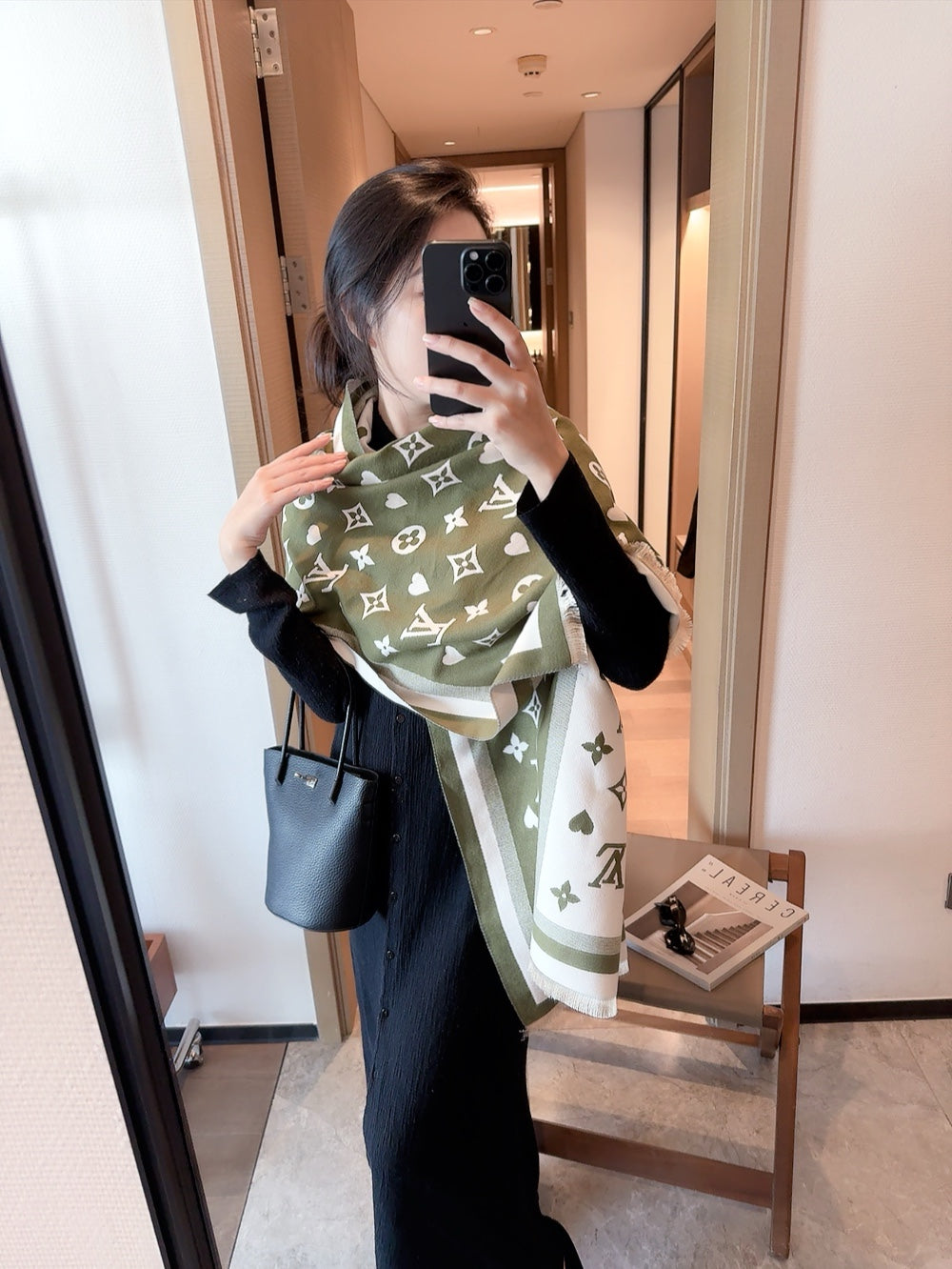 14E371W　Fashion scarves