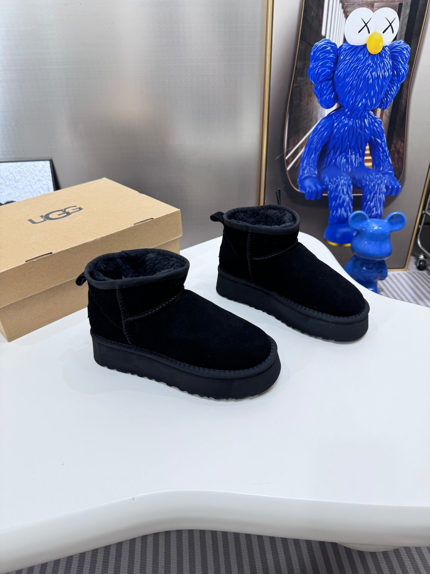 1LU9Z Fashionable snow boots