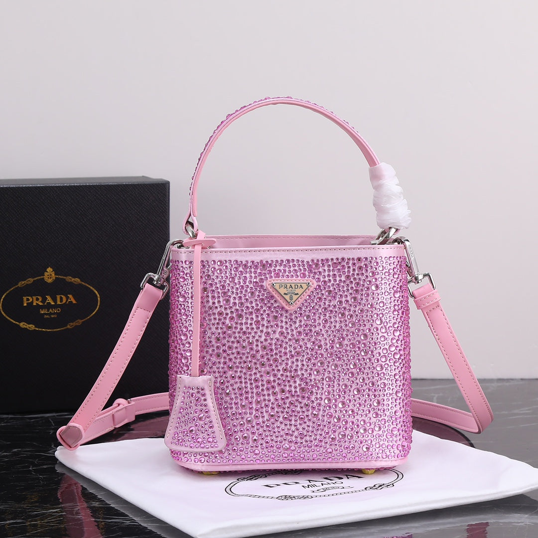 2XPD265B  Fashionable leather bag 