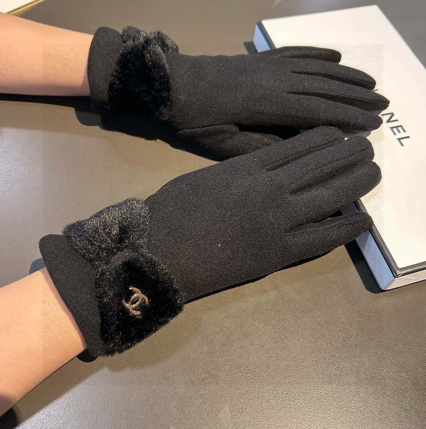 14C31S   High quality fashionable Wool gloves