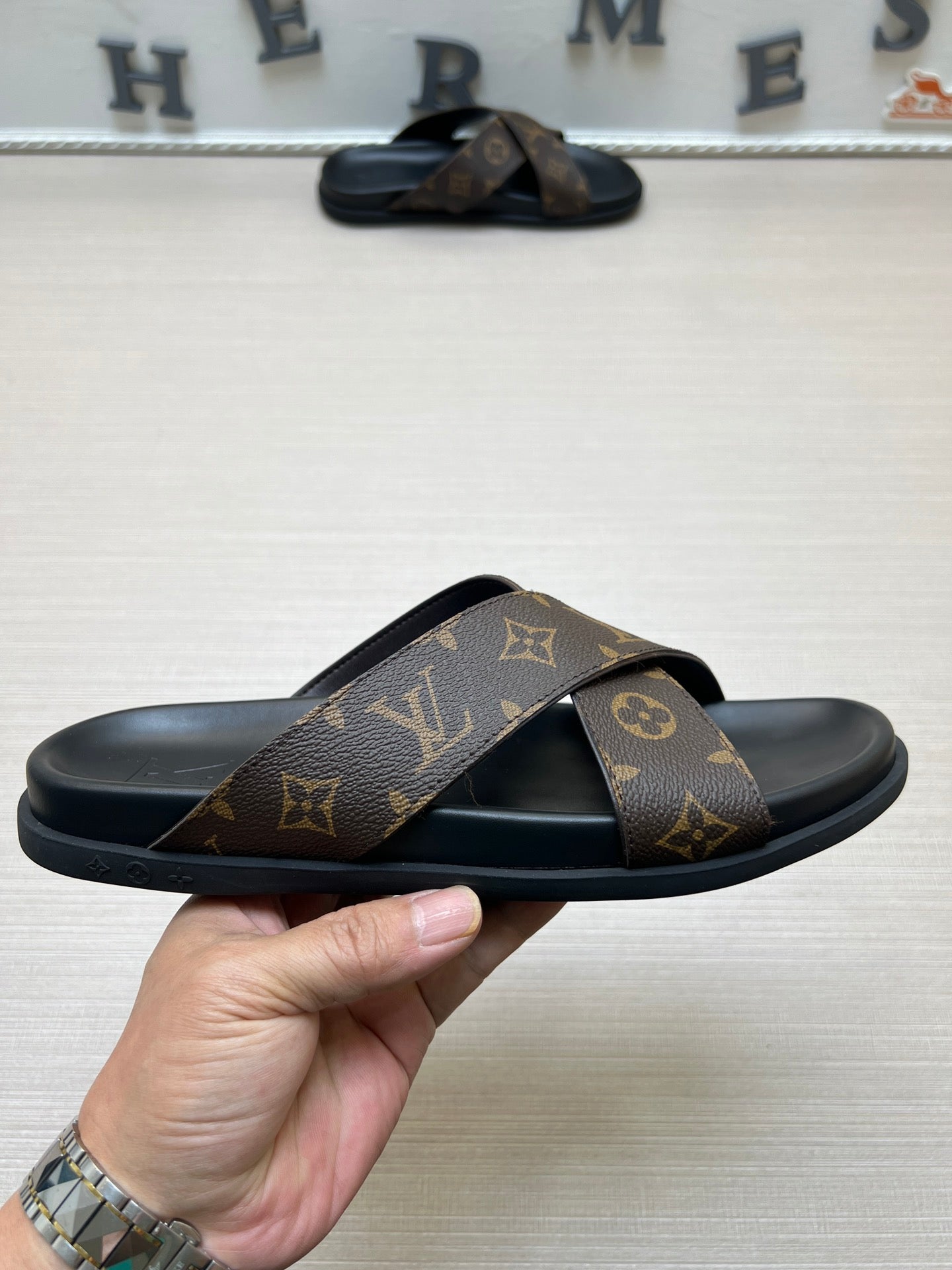 54E57Z  fashion   slippers