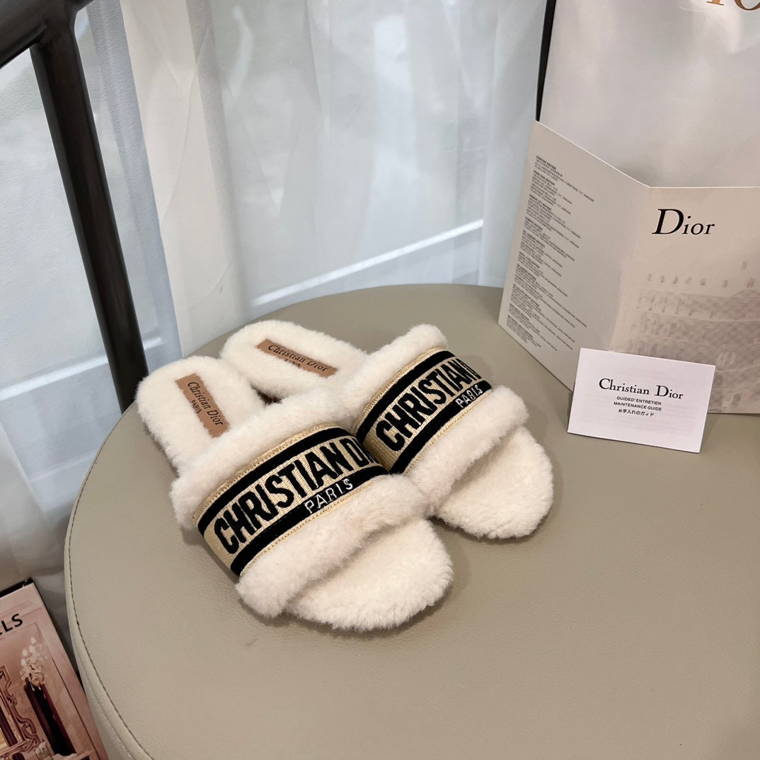 1JD4Z  Fashion Slippers