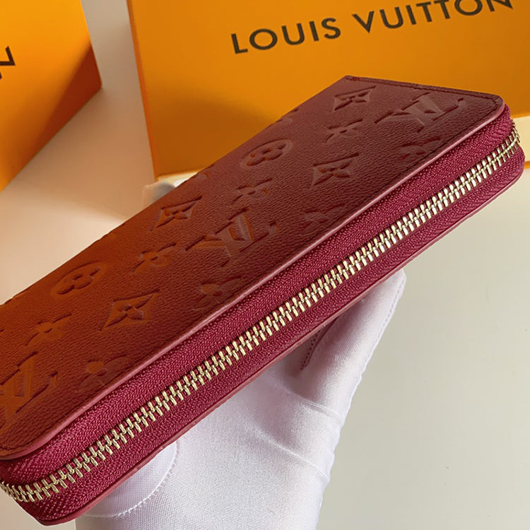 1E06B  Fashionable leather wallets