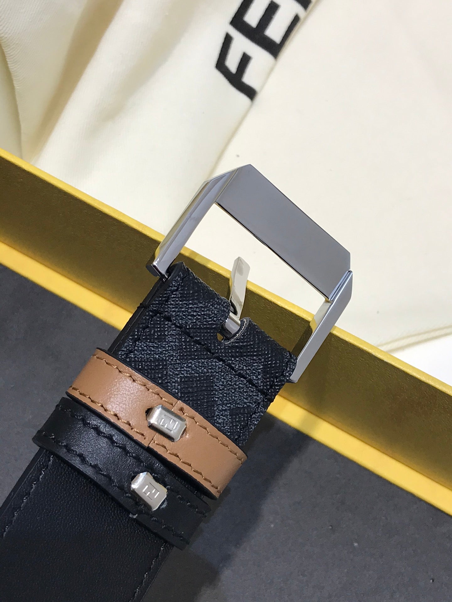 14F78P   (High quality leather belt With full package)