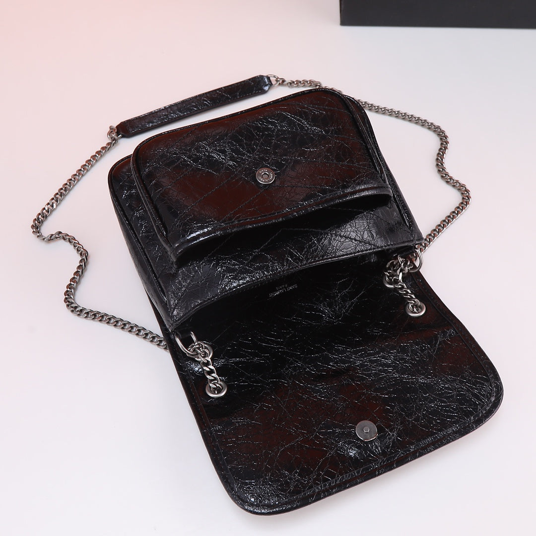 1XSL17B  Fashionable leather bag 