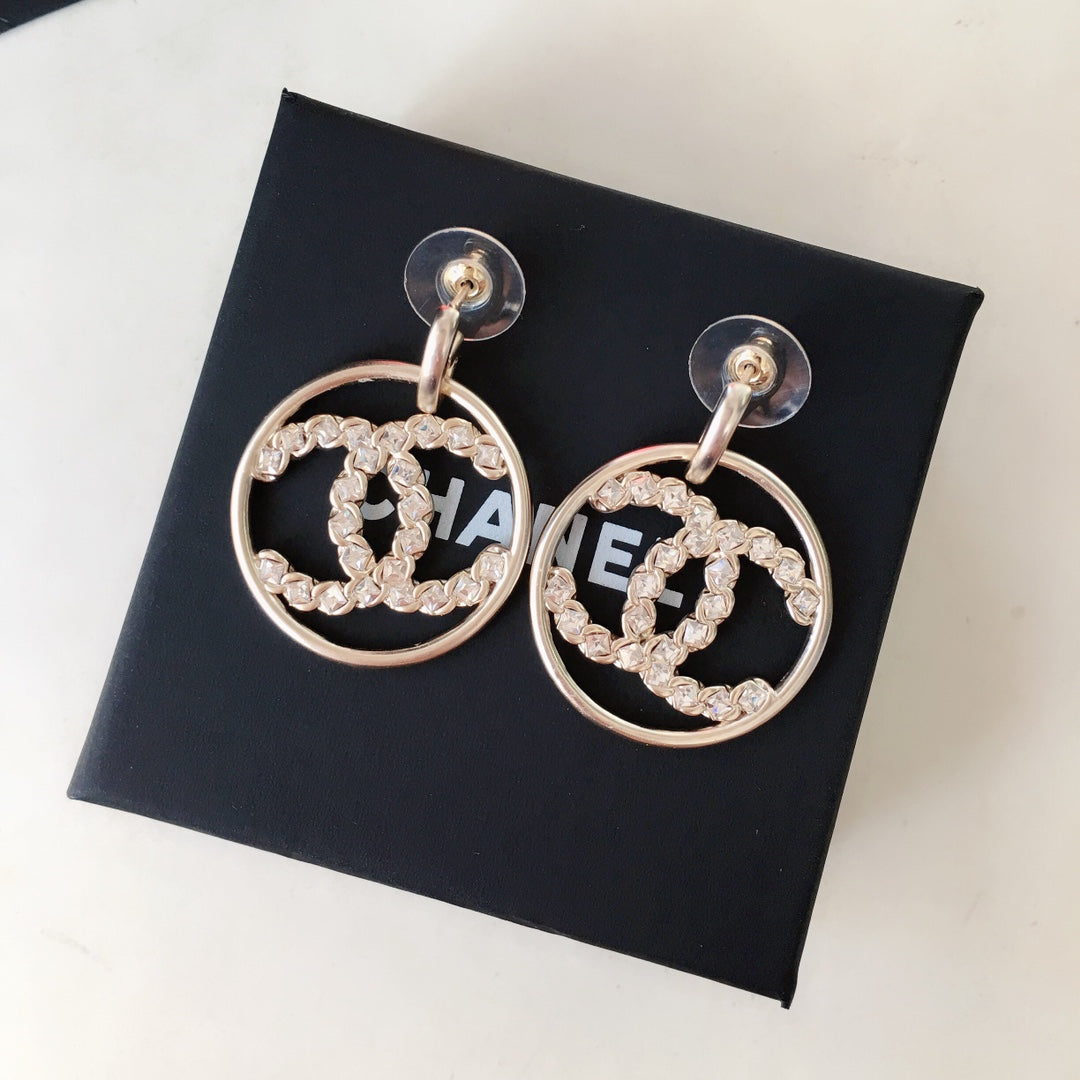 14C69E  Fashionable and high quality earrings