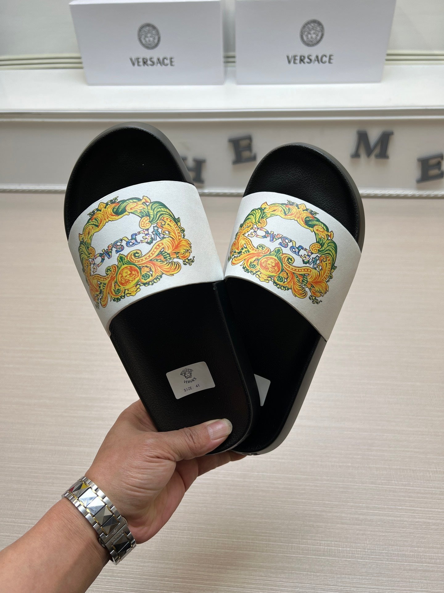 54V164Z   fashion sandals slippers