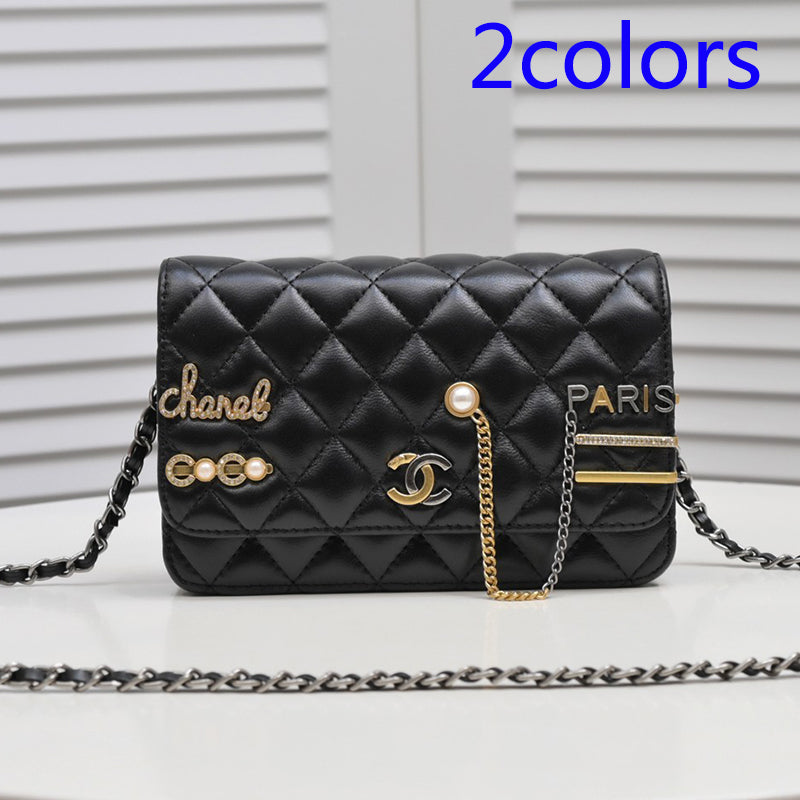 1XC263B  Fashionable leather bag 