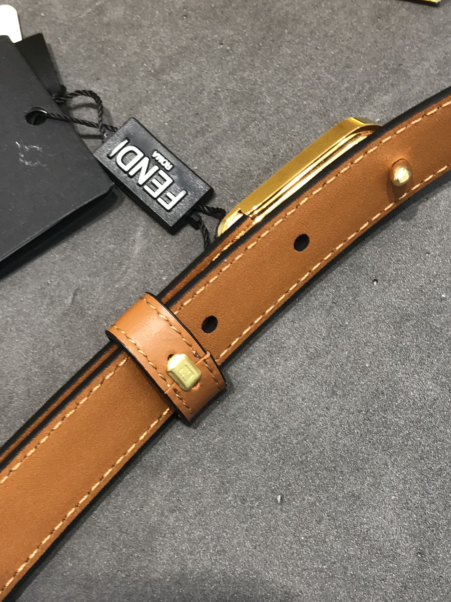 14F76P   (High quality leather belt With full package)