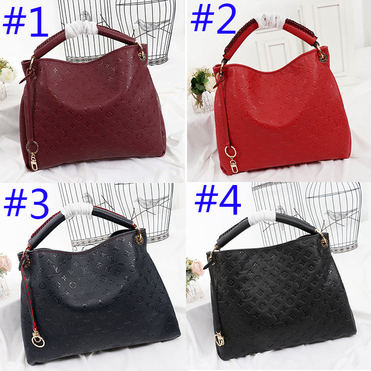 2E23B  Fashionable leather bag 