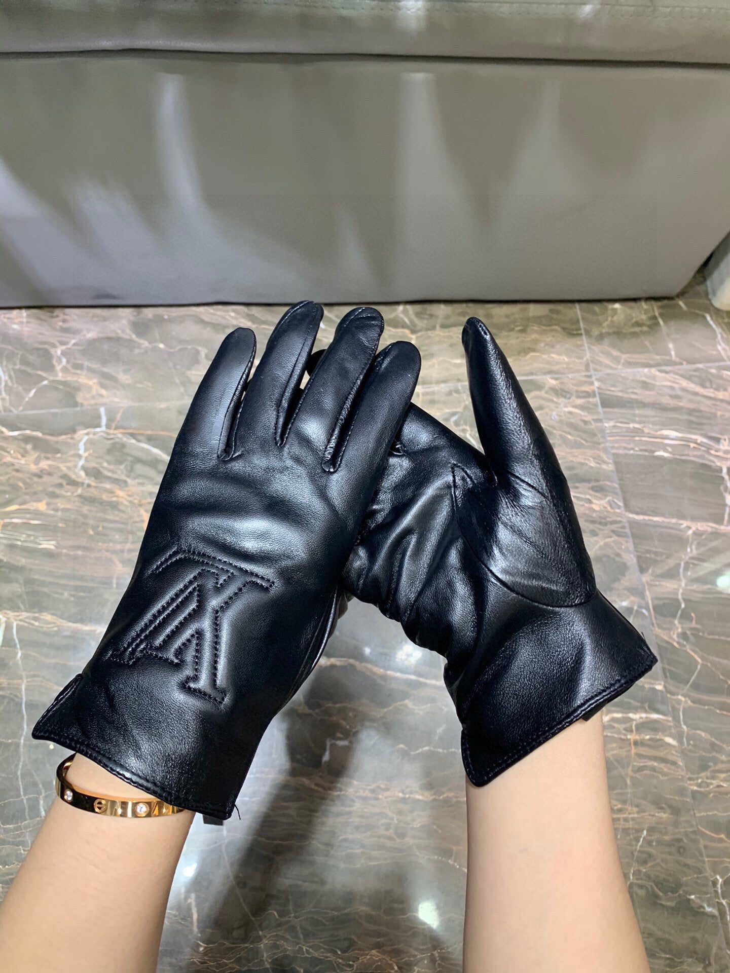 24E97S   Fashion gloves