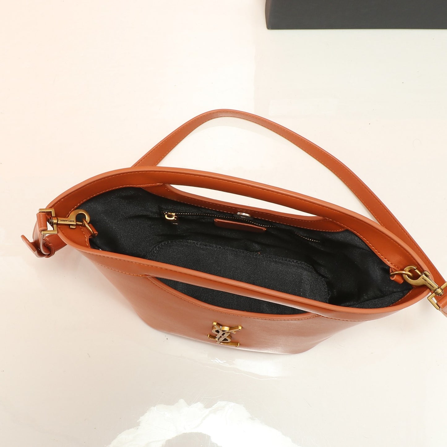 1XSL75B (Fashionable leather bag )