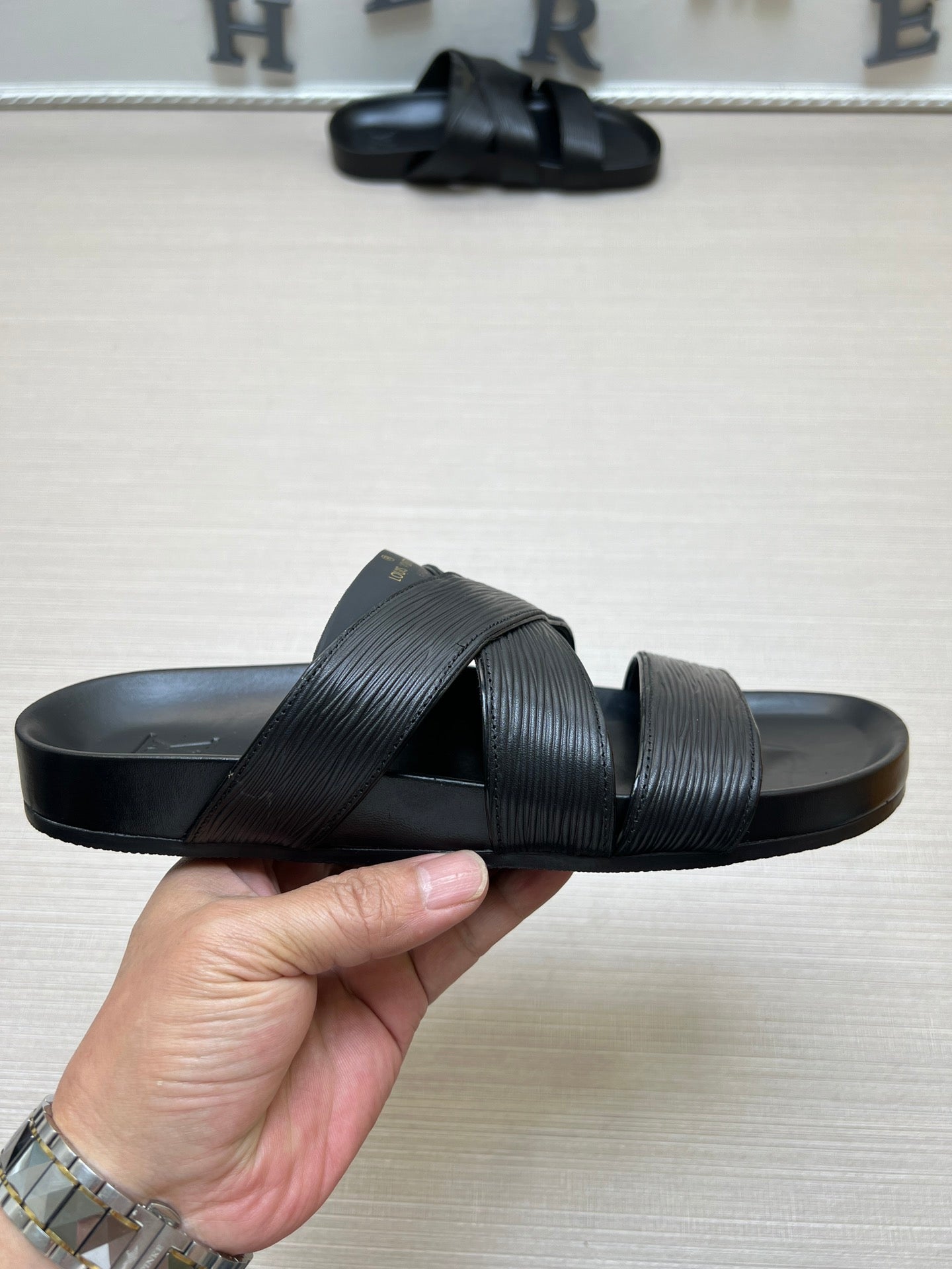 54E89Z   fashion  slippers