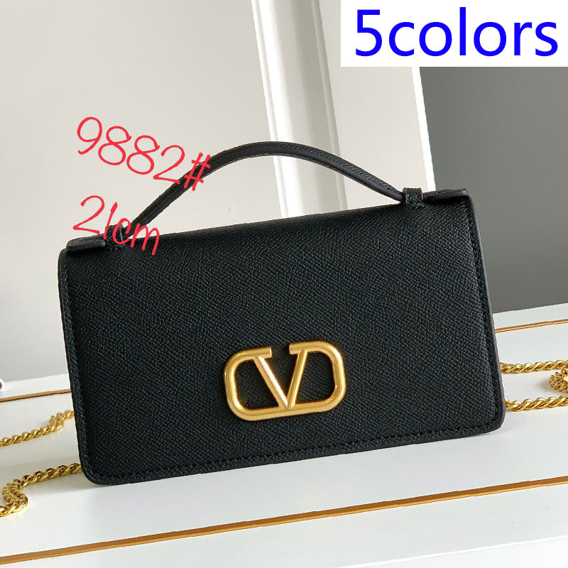 1XVL272B  Fashionable leather bag 