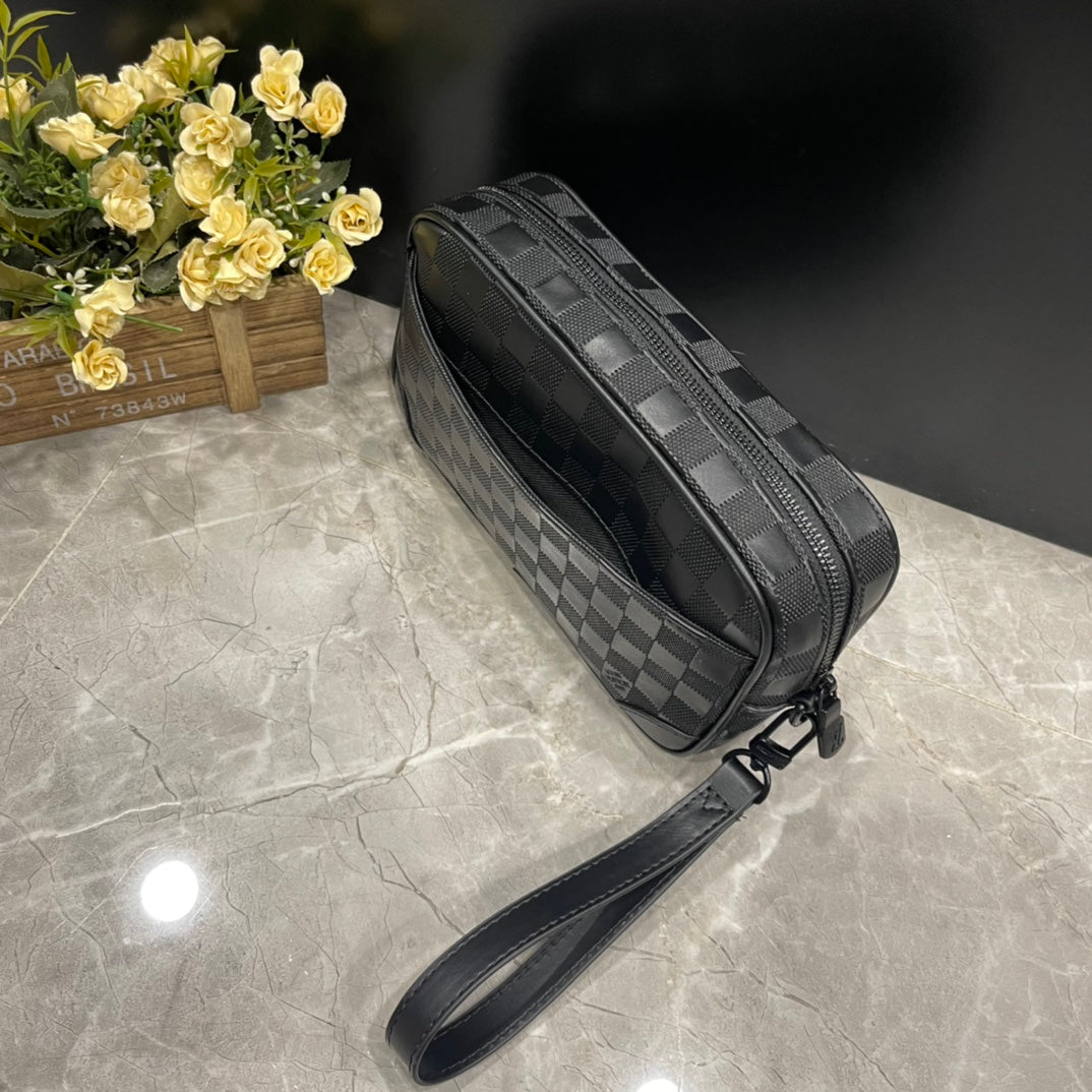 1XE117B  Fashionable leather bag 