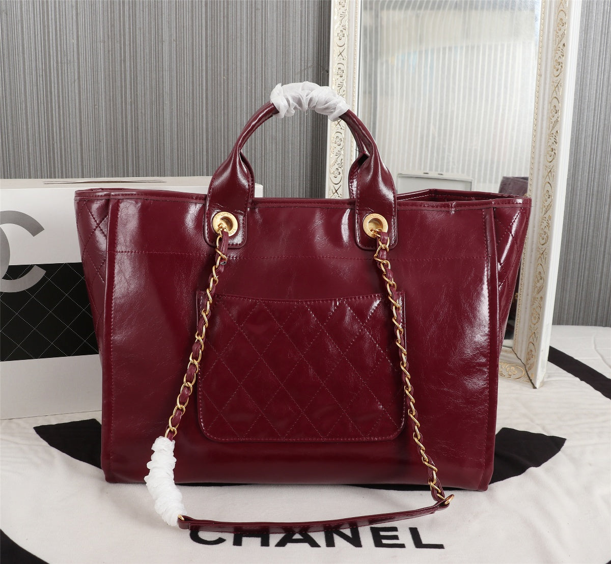 2XE349B  Fashionable leather bag 