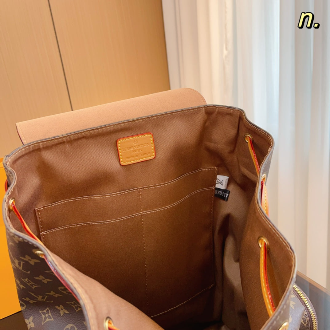 6XE149B Fashion leather backpack