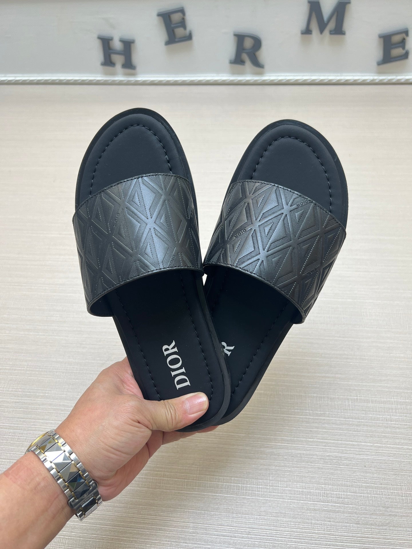 54D78Z   fashion slippers