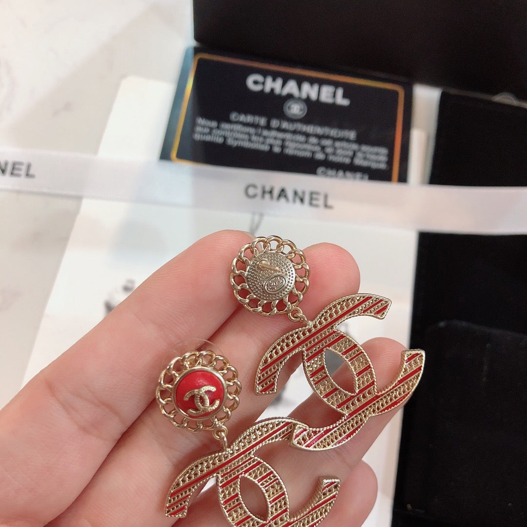 14C84E  Fashionable and high quality earrings