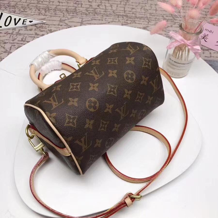 9E1B  Fashionable leather bag 