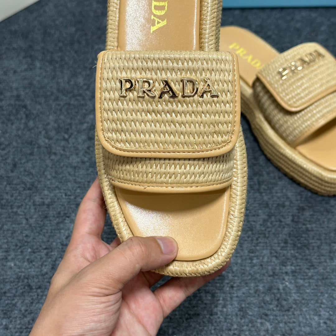 14PD24Z   fashion slippers