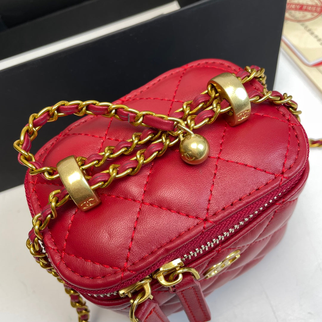 1XC45B  Fashionable leather bag 