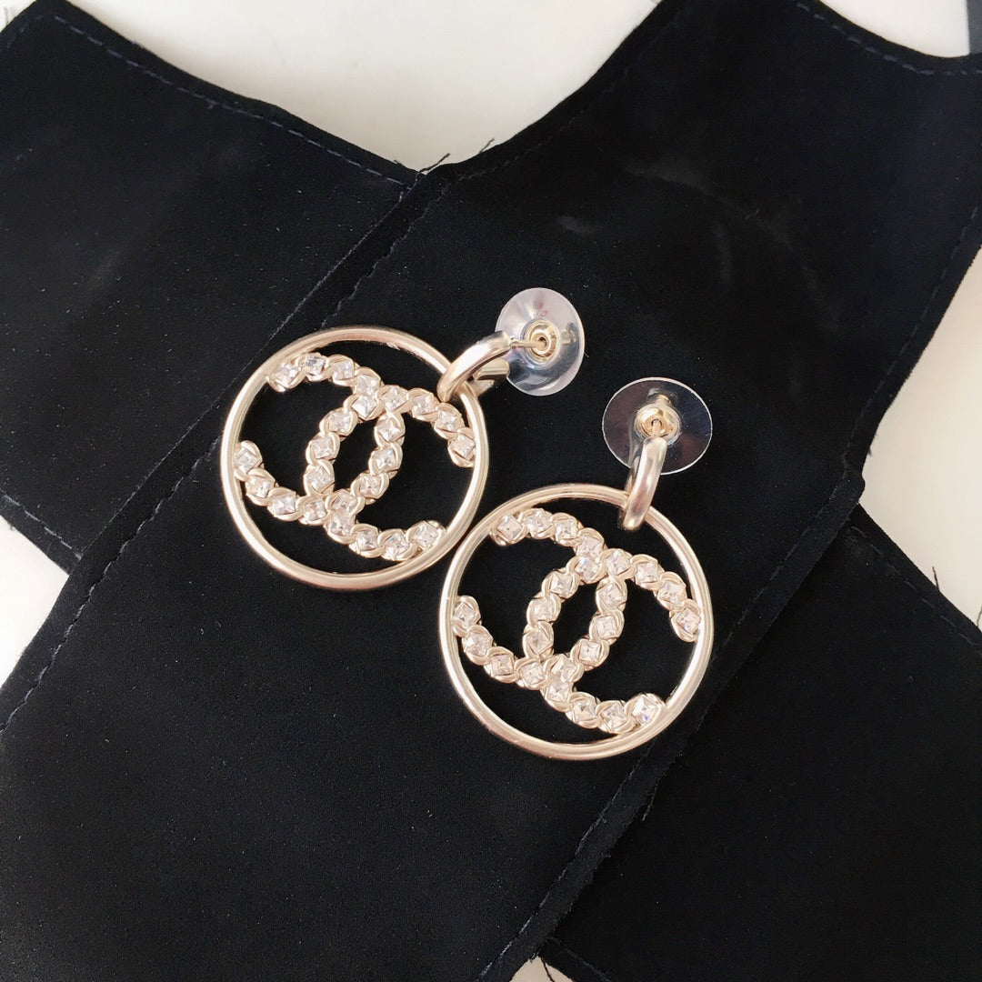 14C69E  Fashionable and high quality earrings