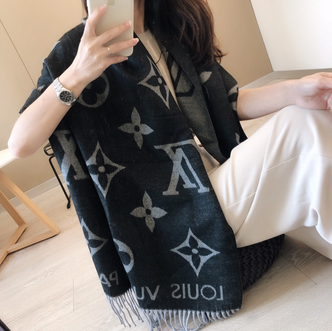 14E210W　Fashion scarves