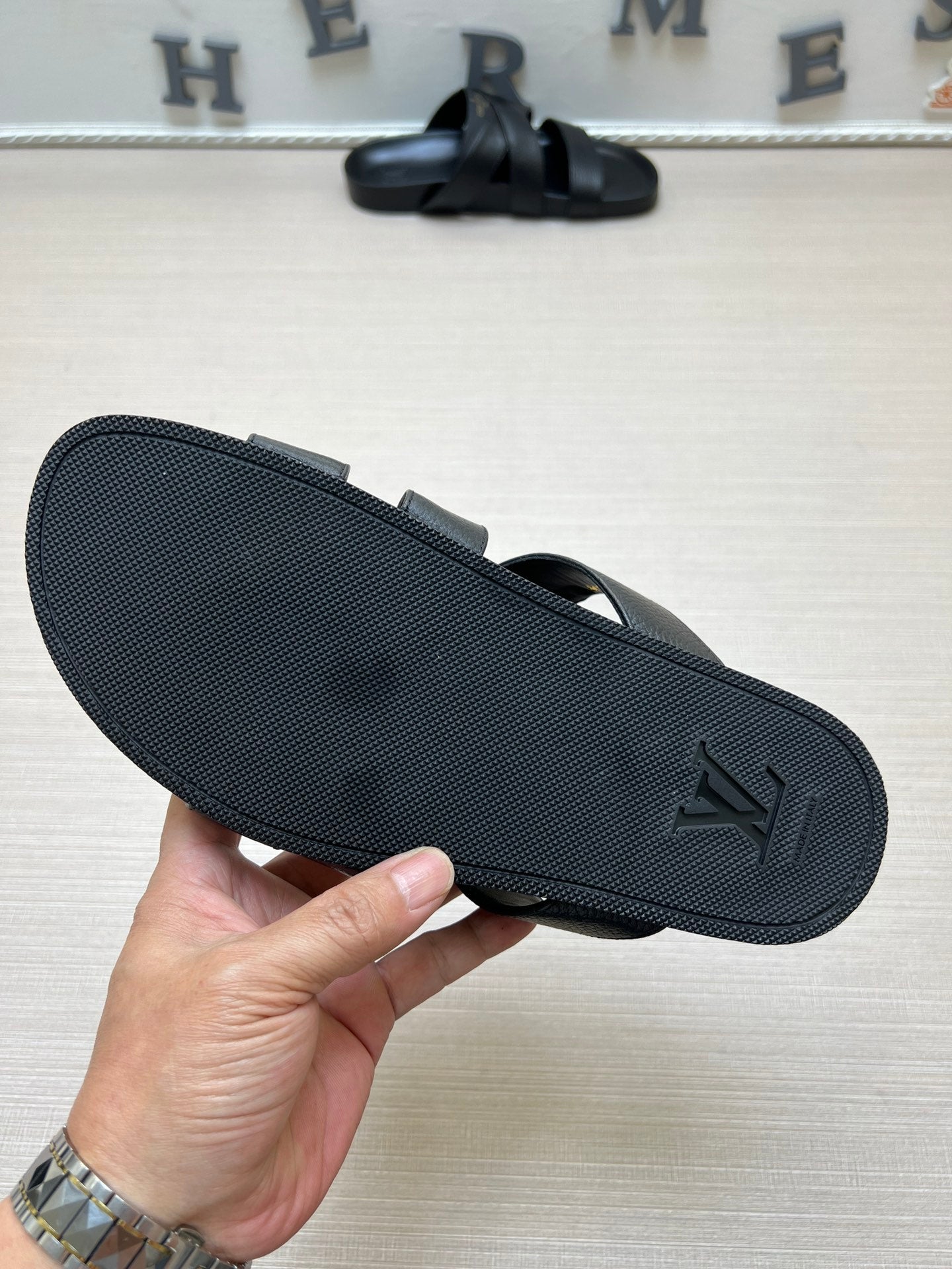 54E89Z   fashion  slippers