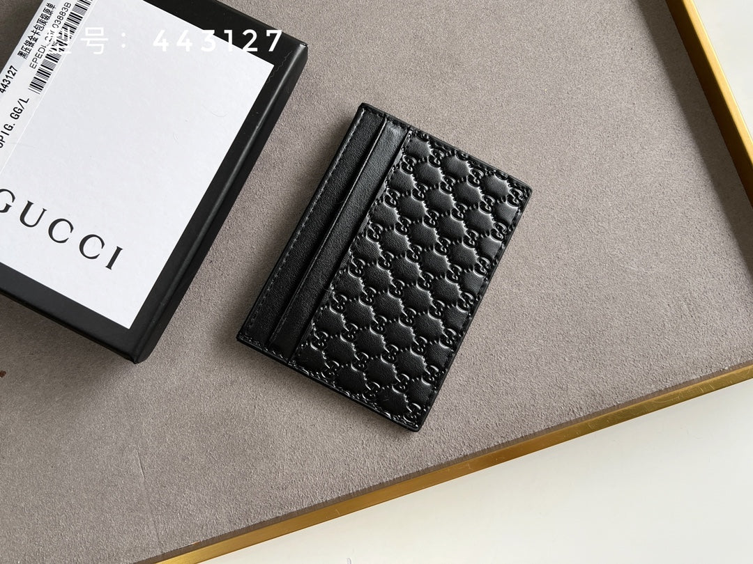 1XB384B  Fashionable leather wallets