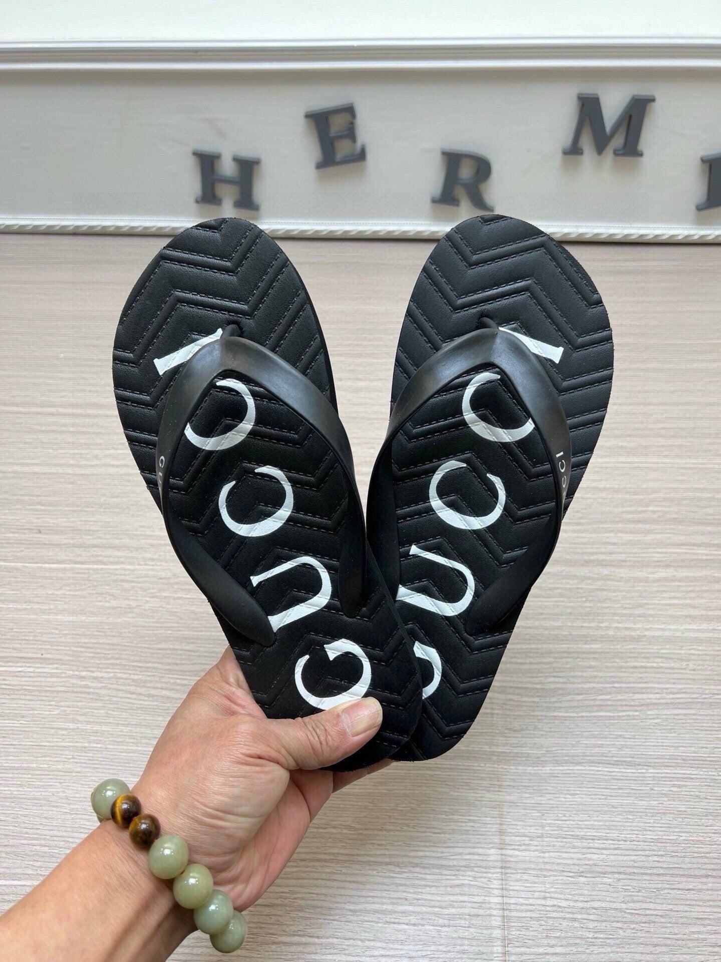 54B39Z   fashion  slippers